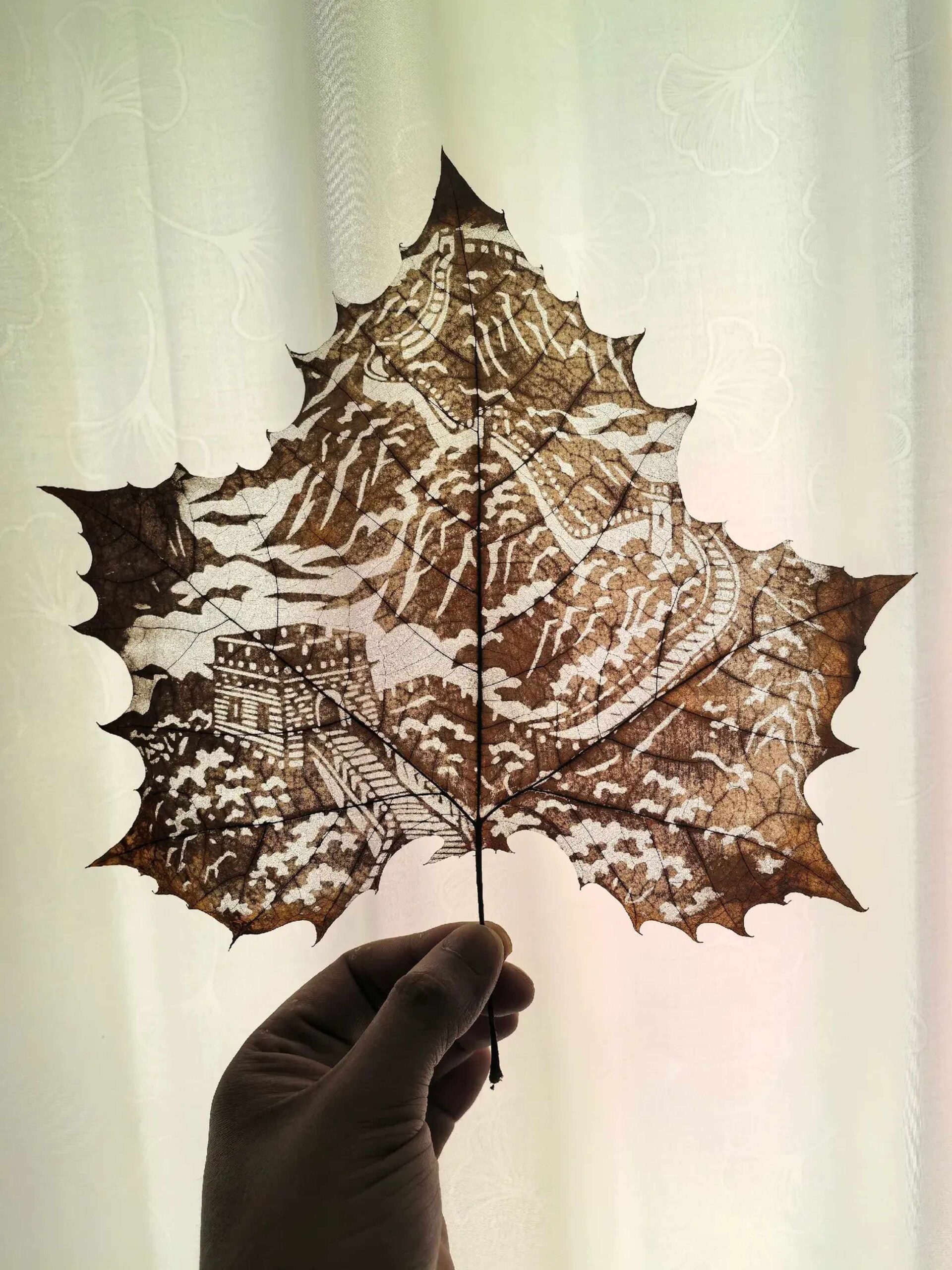 Premium Bespoke Carved Leaf Art – Great Wall of Chine Design