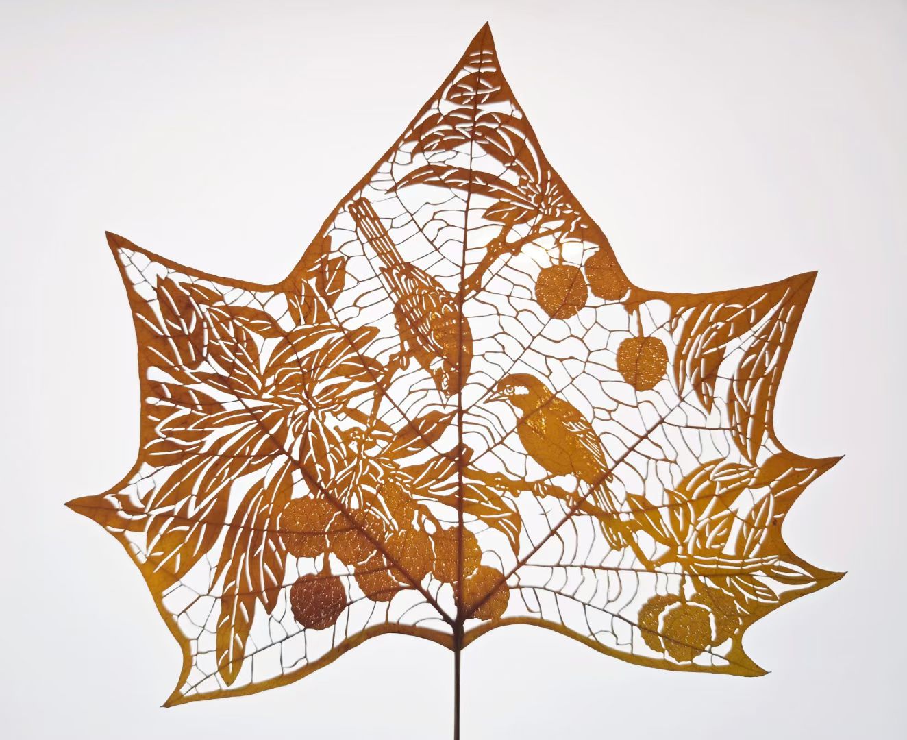 Leaf Carving Art – Birds of Harmony