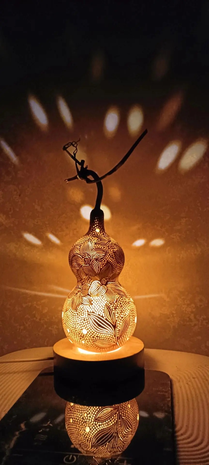 Handmade Hollowed-out Carved Gourd Art Lamp - Creative Home Decoration Handicraft