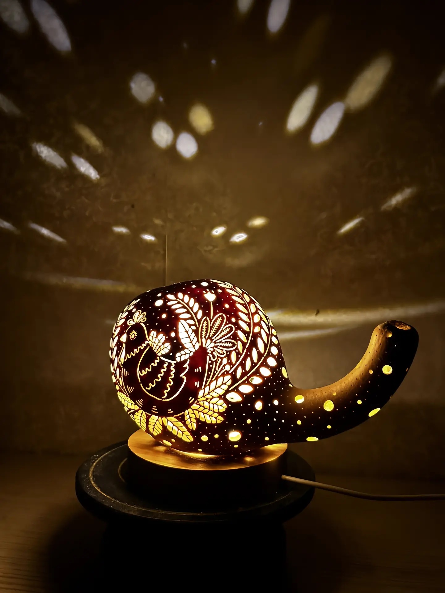 Chinese Zodiac Rooster・Handcrafted Hollowed Gourd Art Lamp