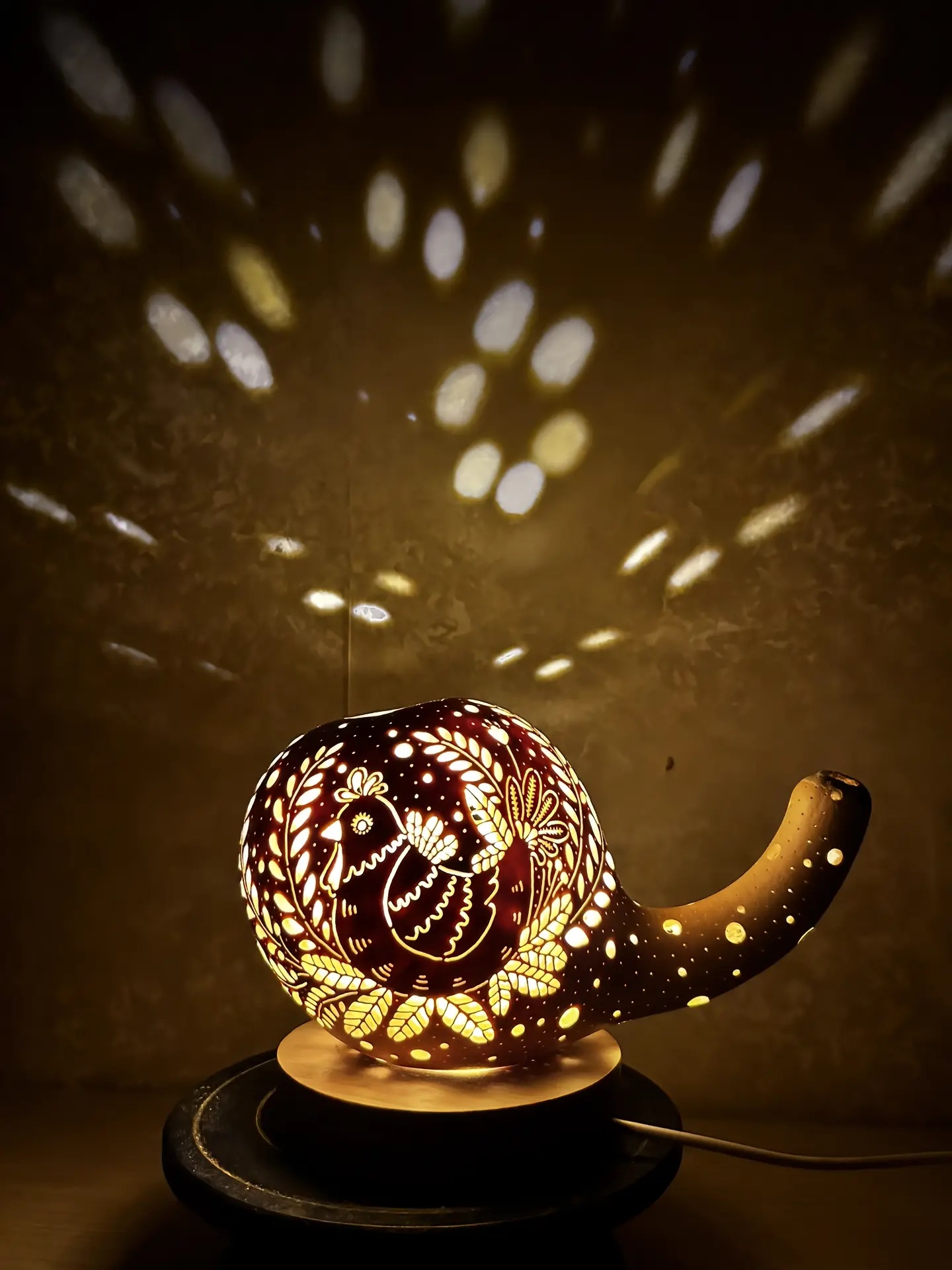 Chinese Zodiac Rooster・Handcrafted Hollowed Gourd Art Lamp - leaf